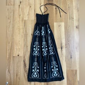 Women’s Black/White Embroidered Strapless or Tie Maxi Dress